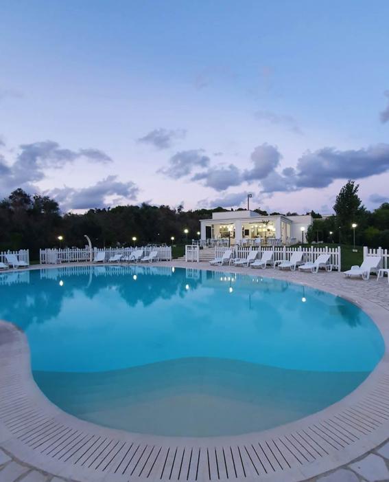 larondineagriturismo it agriturismo-con-piscina-puglia 008