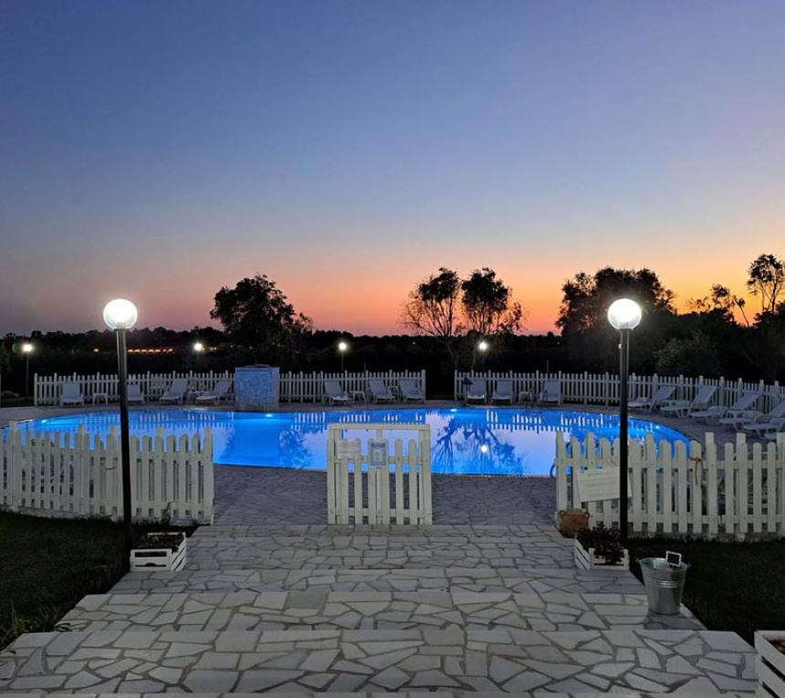 larondineagriturismo it agriturismo-con-piscina-puglia 009